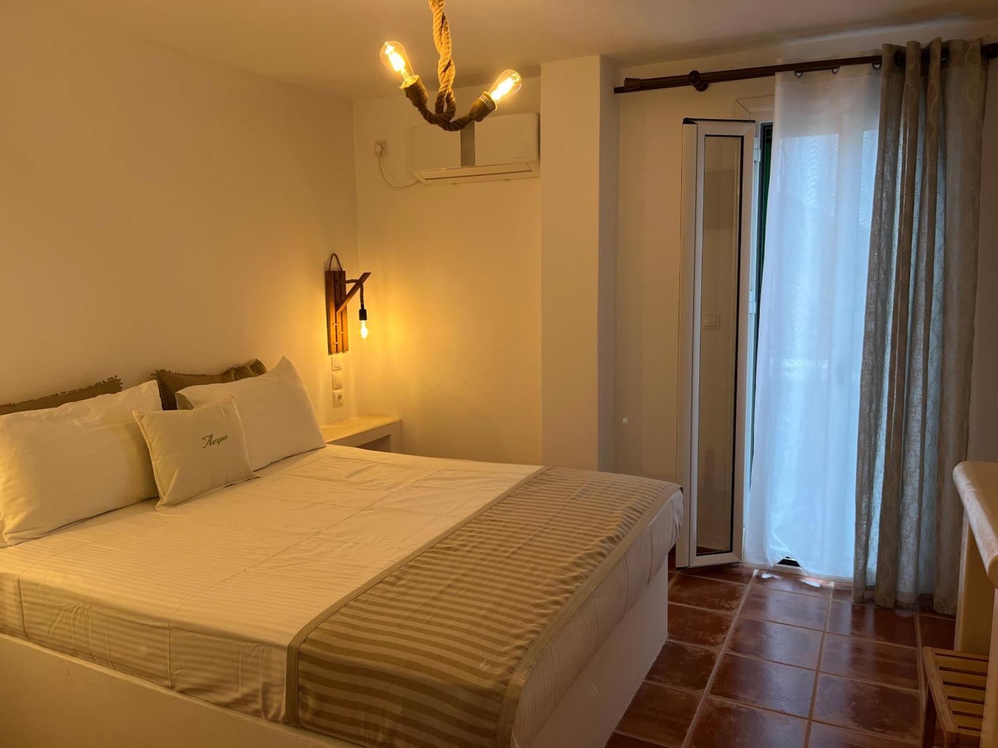 Astrio Suites Livadi  Buitenkant foto